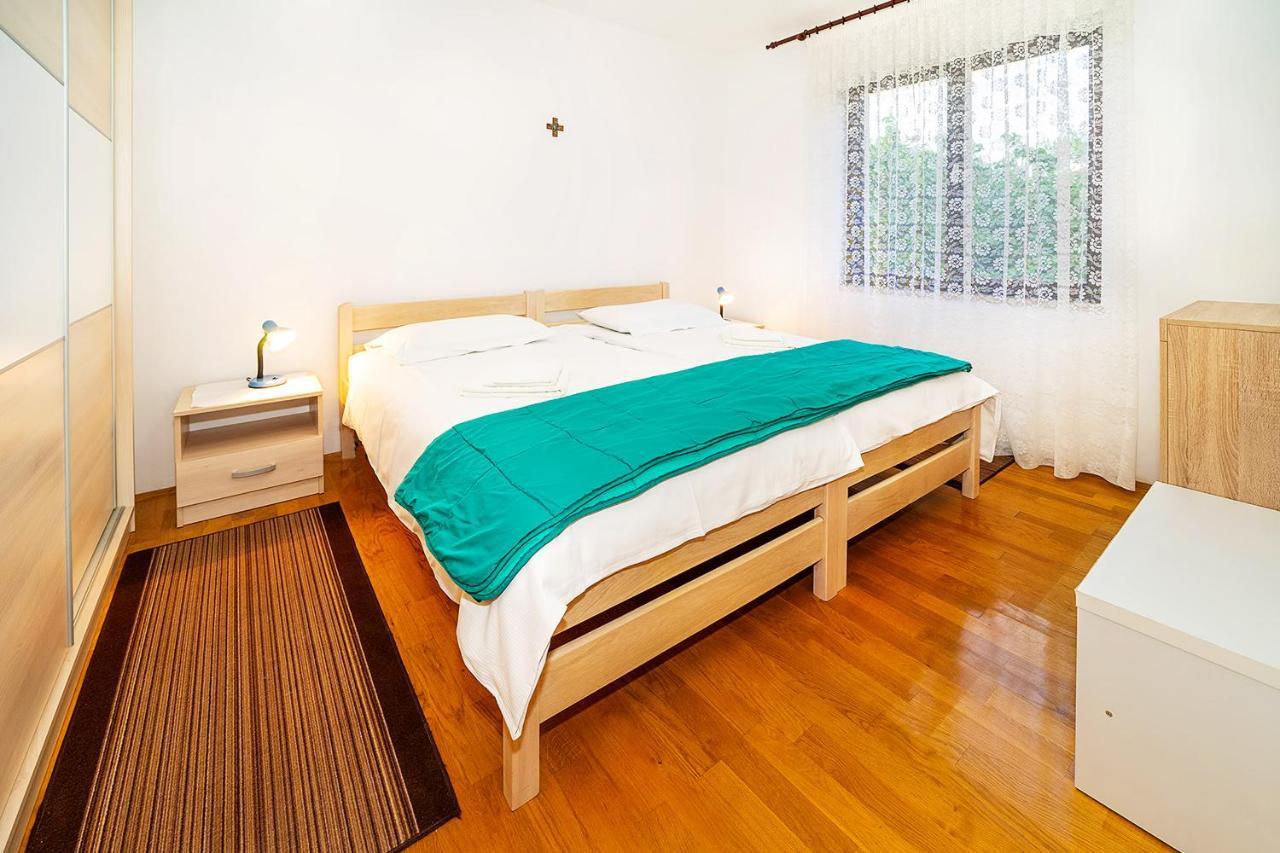 Apartments Jurina Кърк Екстериор снимка