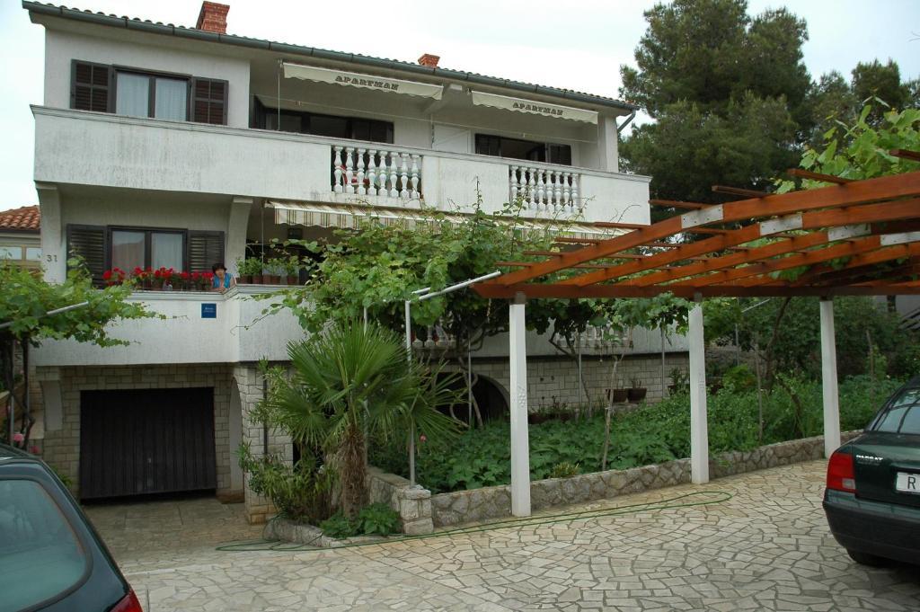 Apartments Jurina Кърк Екстериор снимка