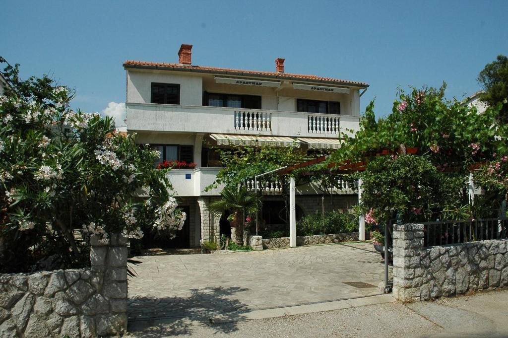 Apartments Jurina Кърк Екстериор снимка